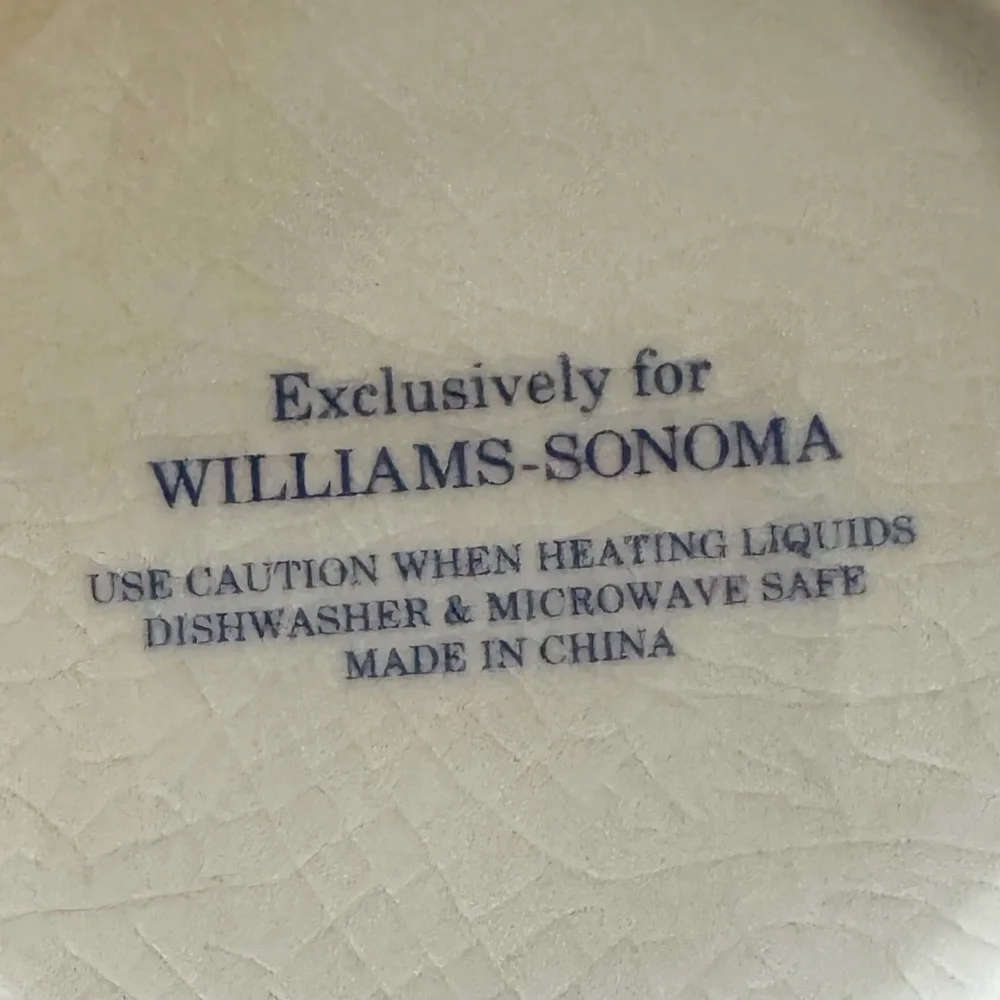 Williams Sonoma Heirloom Royal Acanthus Tall Mug
